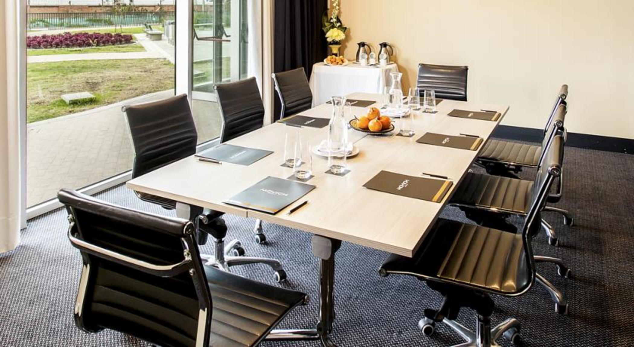 Movich Buro 26 Hotell Bogotá Eksteriør bilde Meeting room