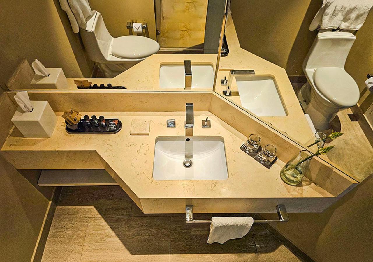 Movich Buro 26 Hotell Bogotá Eksteriør bilde Bathroom