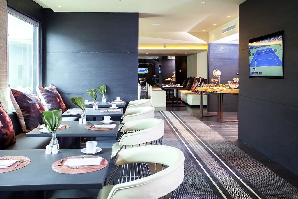 Movich Buro 26 Hotell Bogotá Eksteriør bilde The Club lounge at Hong Kong International Airport