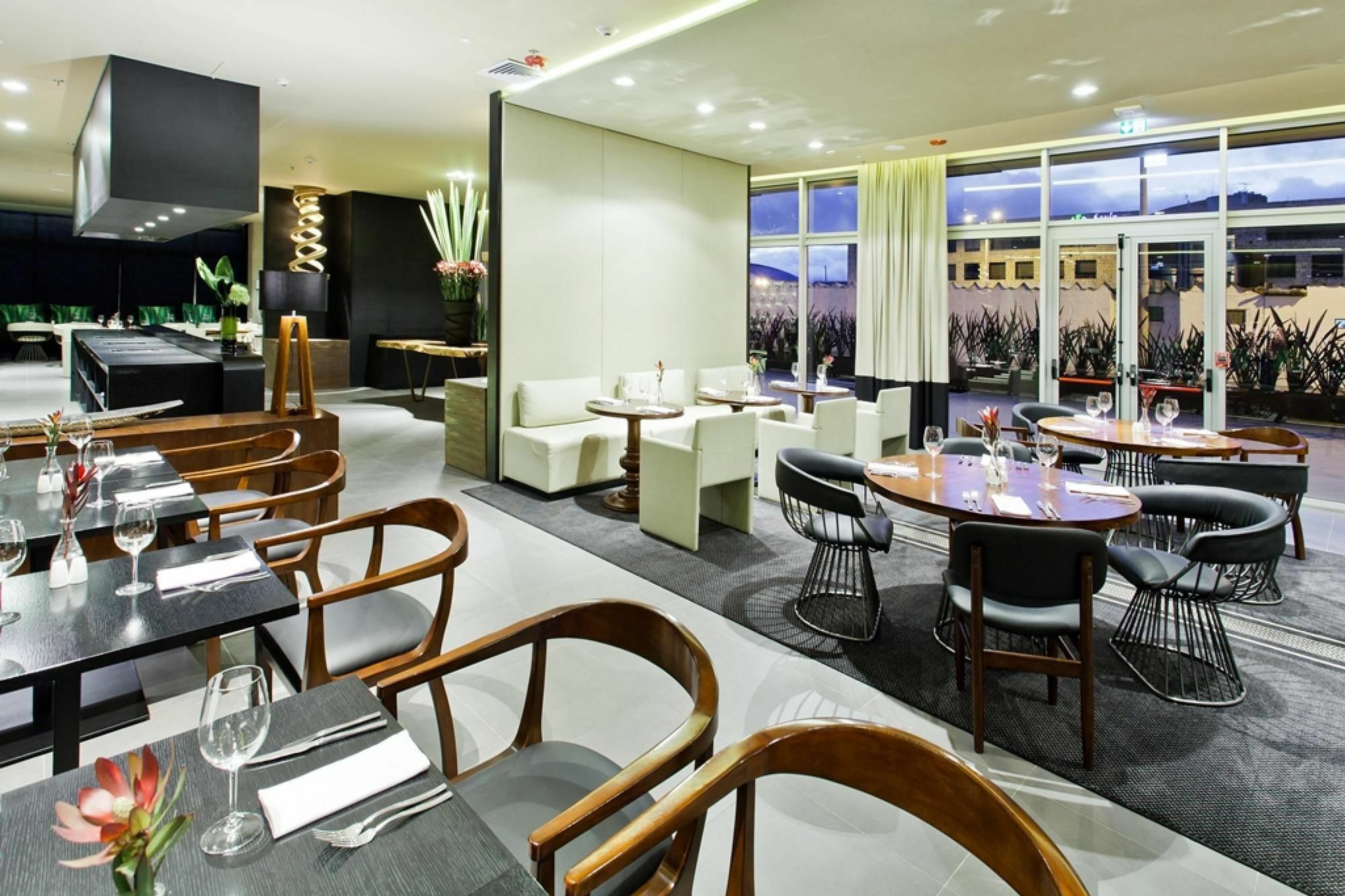Movich Buro 26 Hotell Bogotá Eksteriør bilde Restaurant